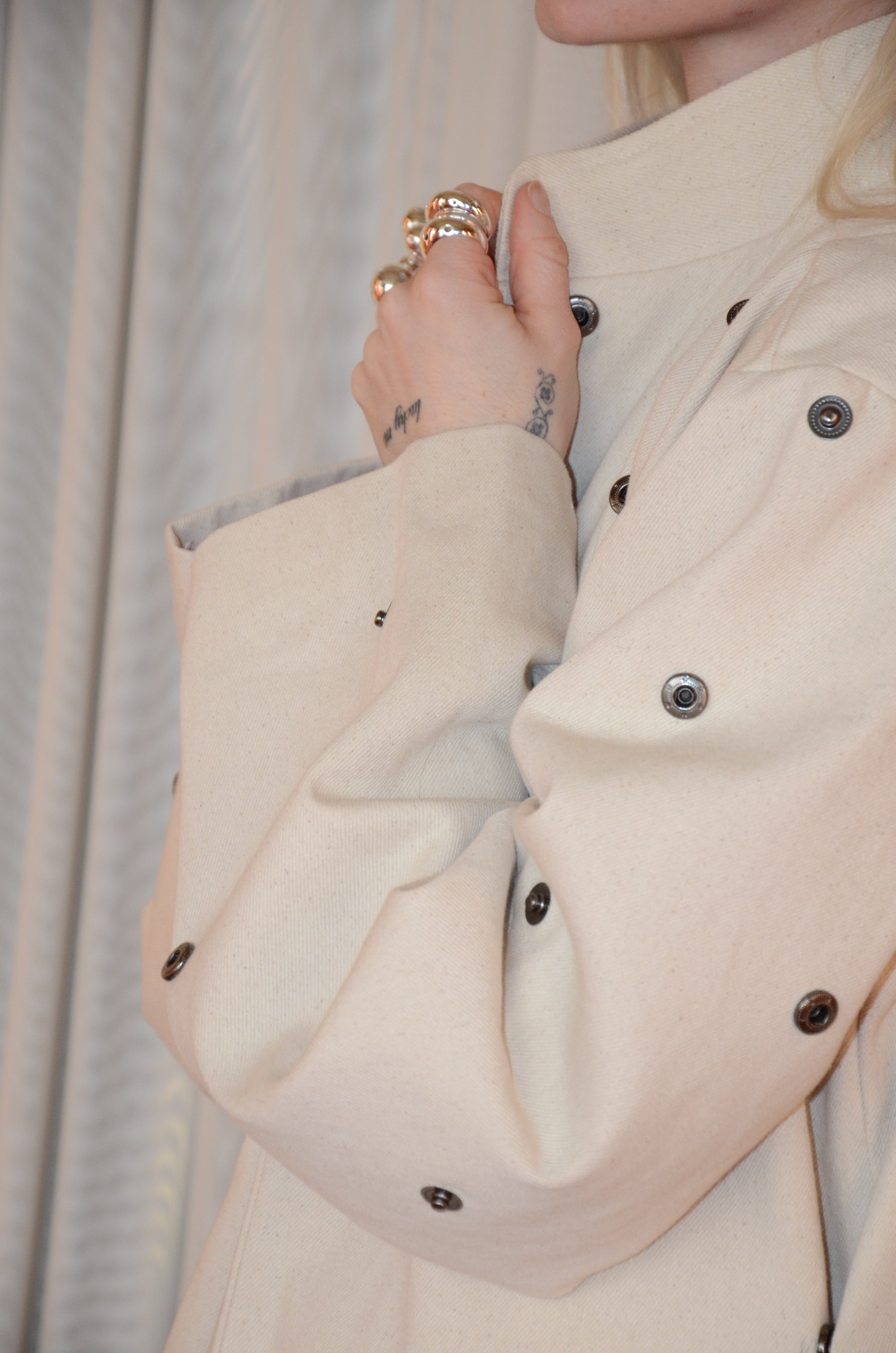 TRANSFORMABLE COAT