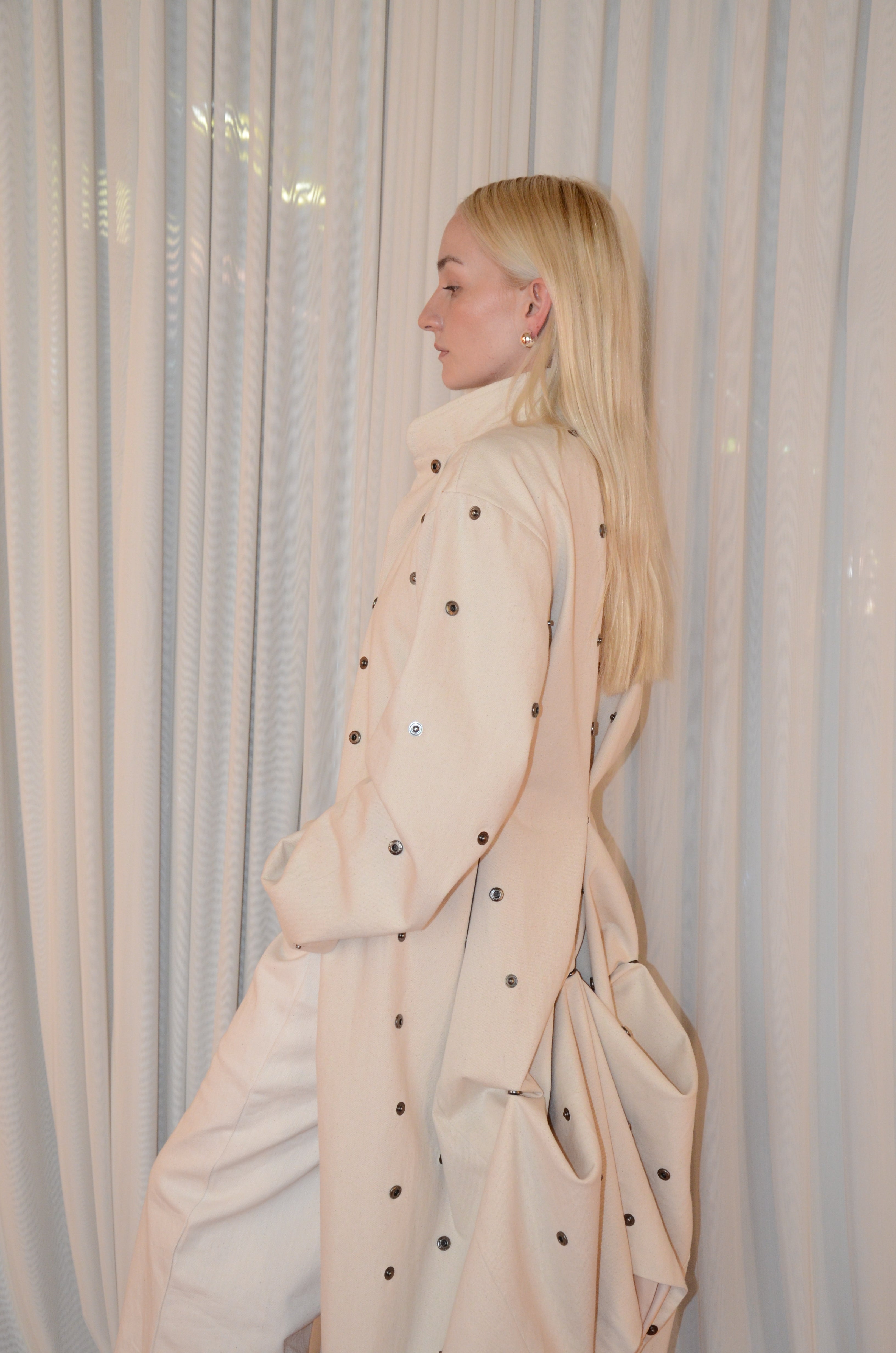 TRANSFORMABLE COAT